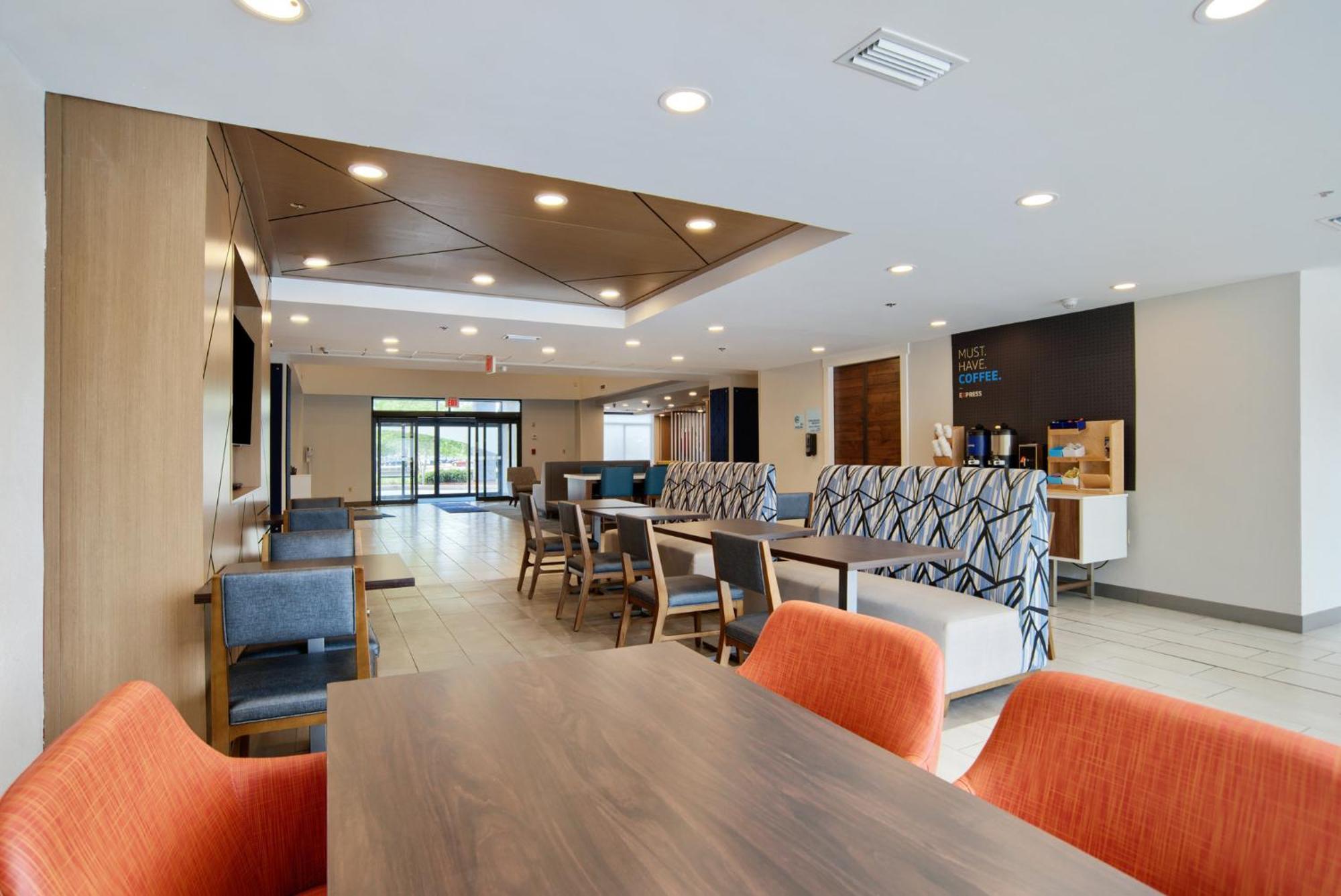 Holiday Inn Express & Suites - Mobile - I-65 By Ihg Exterior photo