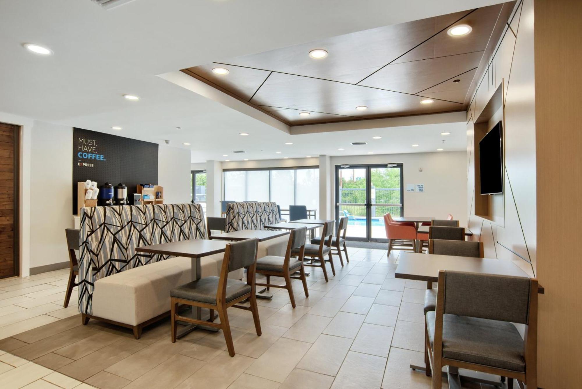 Holiday Inn Express & Suites - Mobile - I-65 By Ihg Exterior photo